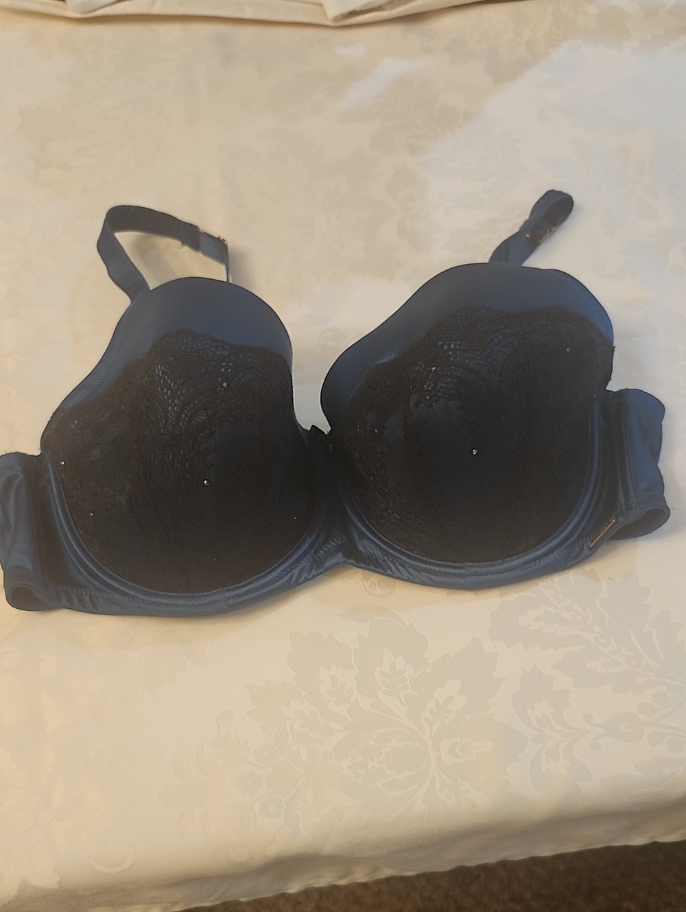 AUTOGRAPH Black and Aquamarine Lace Underwire Bra - Elegant Support